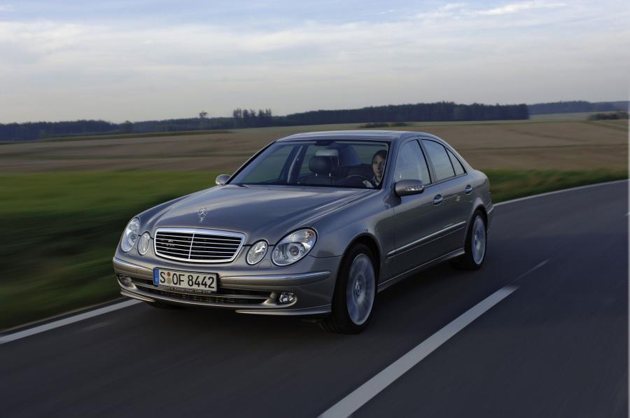  Mercedes-Benz E-Class 2002 года  (фото 24 из 448)